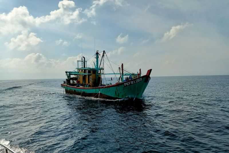 Mencuri Ikan di Selat Malaka-Perairan Ternate, Empat Kapal Ikan Ilegal Ditangkap KKP