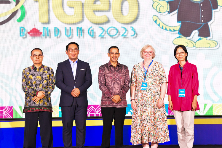 Mendikbudristek Resmi Buka Olimpiade iGeo ke-19 di Bandung