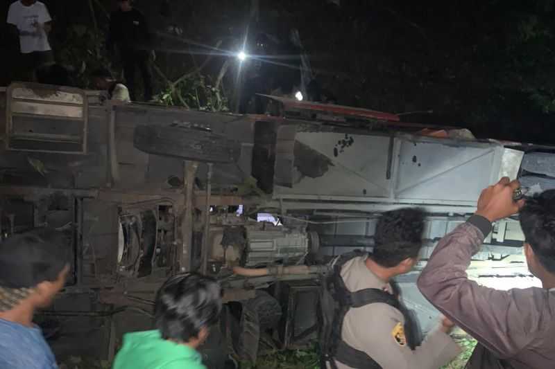 Mengagetkan, 30 Santri Jadi Korban Bus Masuk Jurang dengan Kedalaman 20 Meter di Sulawesi Tengah