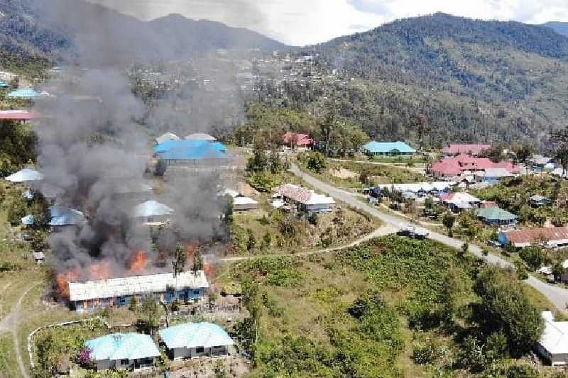 Mengagetkan Aksi Teror Ini, KKB Berondong Tembakan di Tiga Lokasi dan Membakar Mes di Kabupaten Intan Jaya
