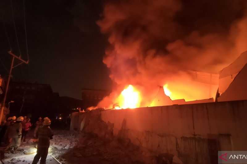 Mengagetkan, Kebakaran Dua Gudang Besar Terjadi di Cengkareng Jakbar
