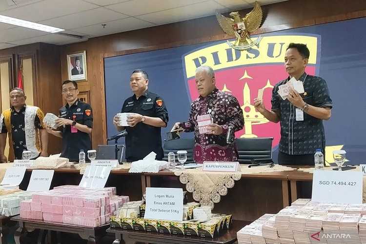 Mengagetkan, Kejagung Ungkap Mantan Pejabat ZR Jadi Makelar Kasus di MA Selama 10 Tahun