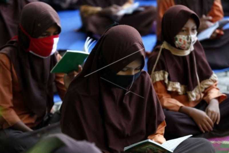 Mengagetkan, Para Pelaku yang Terlibat pada Kasus Jilbab di SMA Negeri Hanya Diberi Sanksi Ringan
