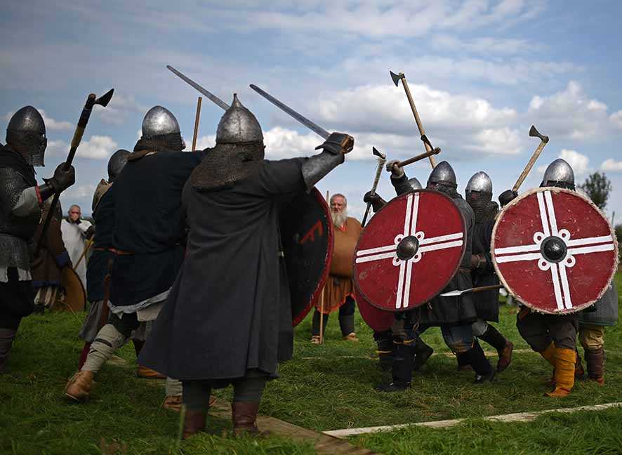 Mengapa Bangsa Viking  Menyerang Inggris?