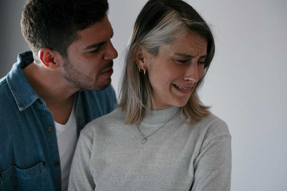 Mengapa Sulit Meninggalkan Pasangan yang Abusive?