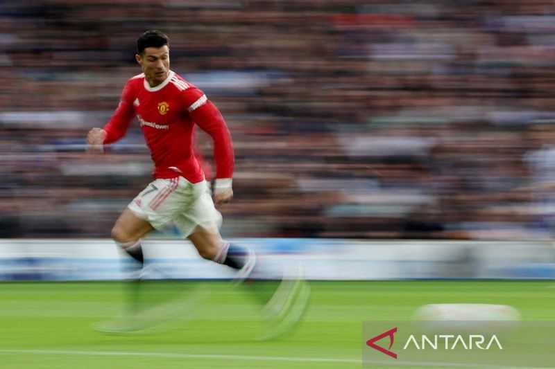 Mengejutkan! Legenda Manchester United Minta Hal Ini ke Ronaldo