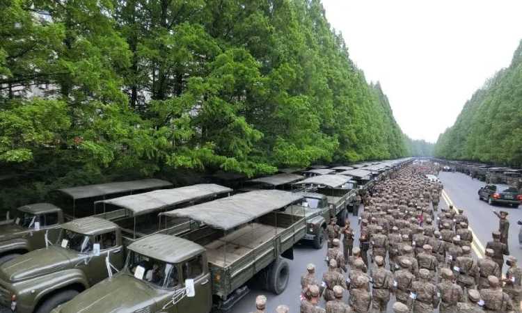 Mengerikan! Covid-19 Menggila, Korea Utara Kerahkan Militer dan 10 Ribu Tenaga Medis Sebagai Kekuatan Tambahan Melawan Covid-19 untuk Lakukan Hal Ini