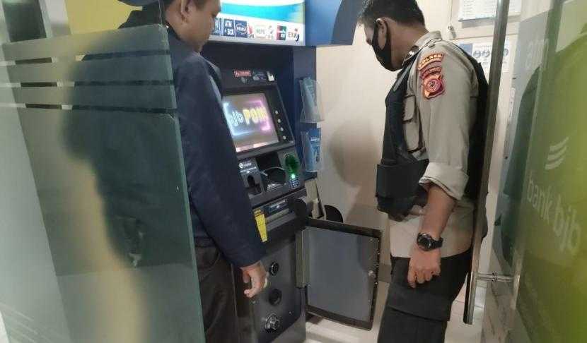 Mengerikan! Pencuri Bobol 26 Mesin ATM Hanya dengan Alat Ini