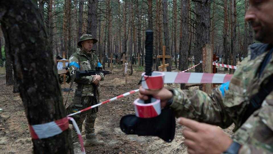 Mengerikan! Pihak Berwenang Ukraina kembali Temukan Kuburan Massal Berisi Hampir 500 Jasad, Ulah Rusia?