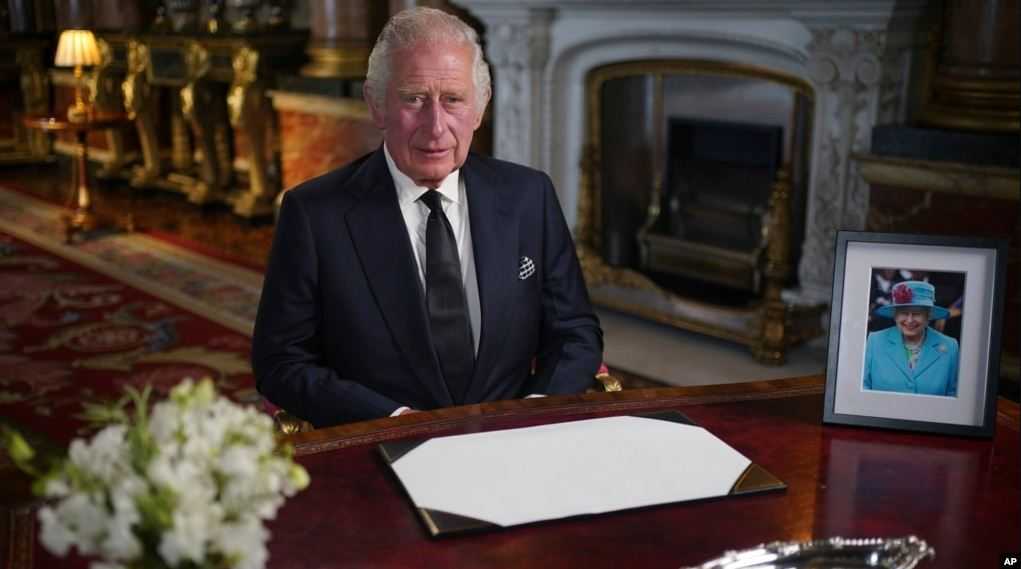 Mengharukan, Raja Charles III Panggil Ratu Elizabeth 'Mama Tersayang' dalam Penghormatannya