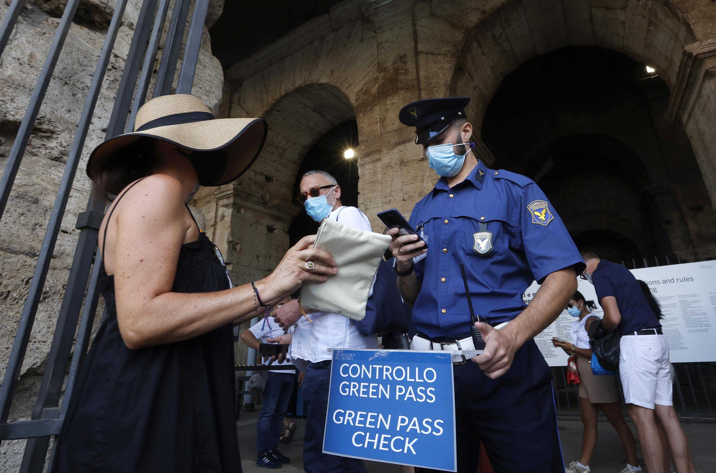 Mengikuti Langkah Indonesia, Italia Menerapkan Sertifikat Green Pass sebagai Syarat bagi Pekerja