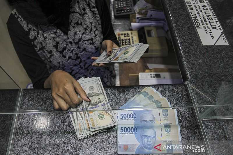 Menguat, Nilai Tukar Rupiah Pagi Ini Rp15.018 per Dolar AS