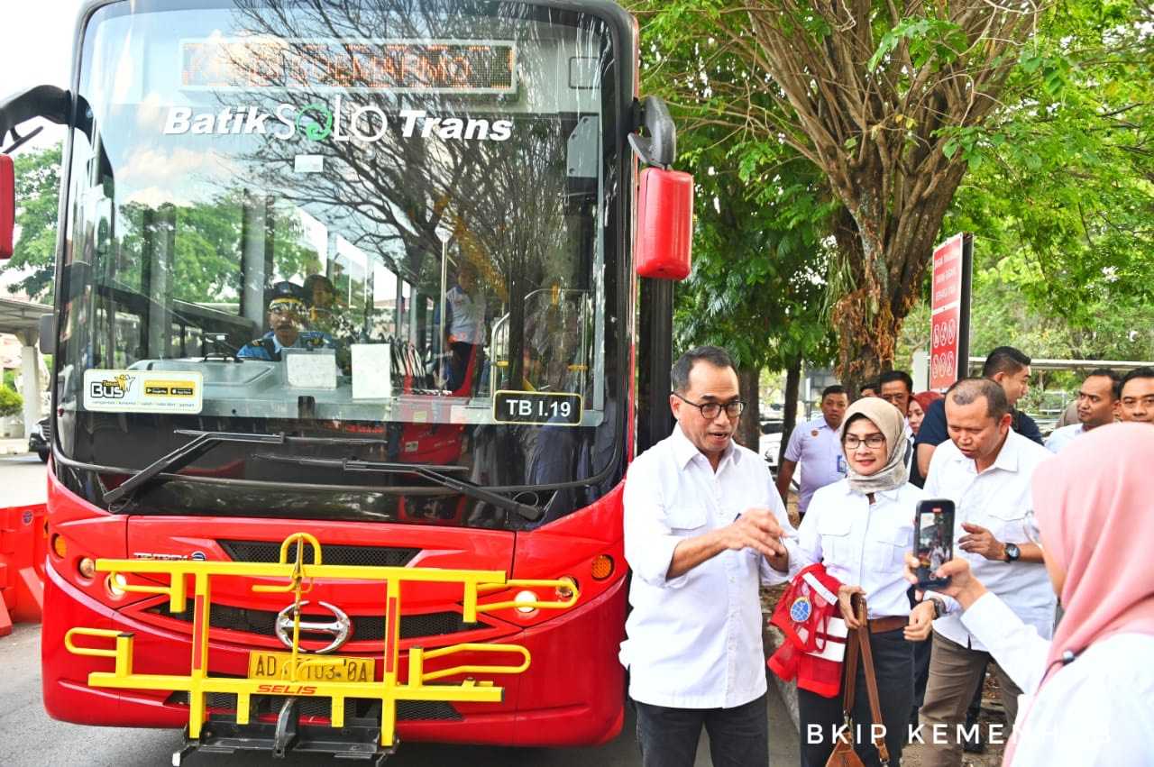 Menhub Perintahkan Program Teman Bus di Kota Solo Terus Ditingkatkan