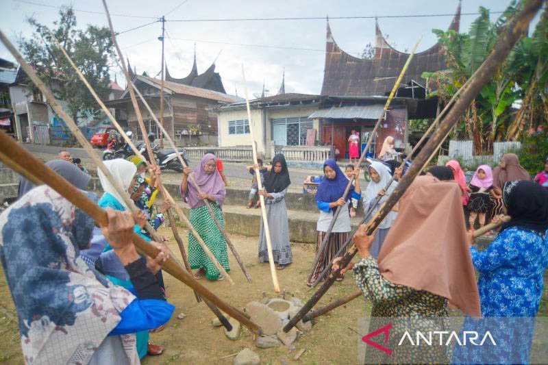 Menjaga Alu Katentong Tetap Berbunyi ke Penjuru Nagari Padang Laweh