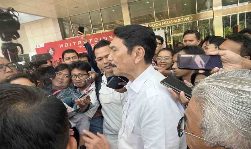 Menko Luhut Mengaku Tak Tahu Soal Isu 'Reshuffle' Kabinet