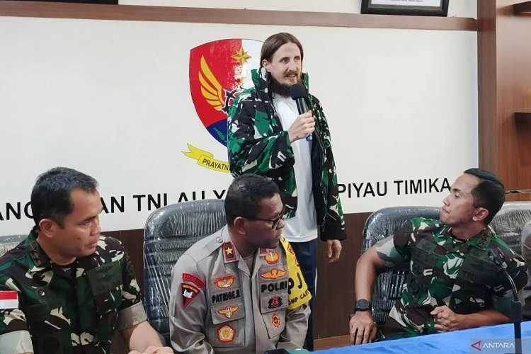 Menko Polhukam Tegaskan KKB Tak Minta Imbalan untuk Pembebasan Pilot Philip Mehrtens