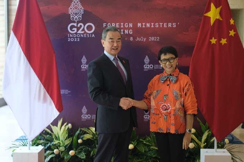 Menlu Retno akan Bertemu Menlu Tiongkok Wang Yi di Beijing