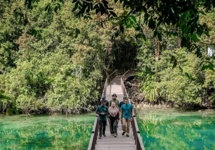 Menparekraf Prioritaskan Kelestarian Ubur-Ubur di Pulau Kakaban