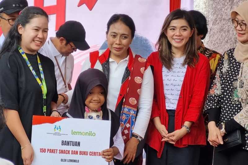 Menteri Bintang serahkan bantuan spesifik anak di 11 titik Jabodetabek