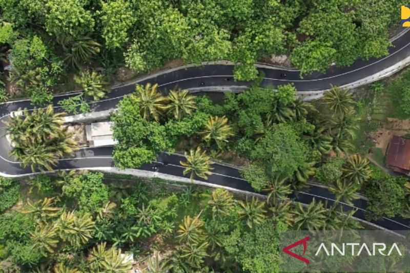 Menteri PUPR: Perbaikan jalan daerah kembangkan wisata pansela Jateng