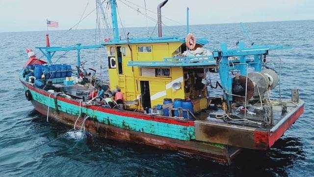 Menteri Trenggono Tangkap 67 Kapal dan Tenggelamkan 26 Kapal 'Illegal Fishing'