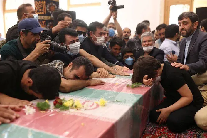 Menyedihkan! Iran Bergelinang Air Mata, Kolonel 'Pembela Tempat-tempat Suci' Resmi Dimakamkan setelah Sengaja Ditembak Mati