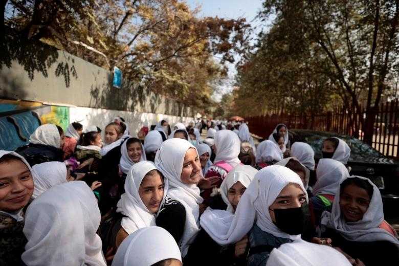 Menyedihkan! Para Siswi di Afghanistan Menagis, Setelah Taliban Merubah Aturan dengan Memerintahkan Sekolah Bagi Perempuan untuk Tetap Ditutup