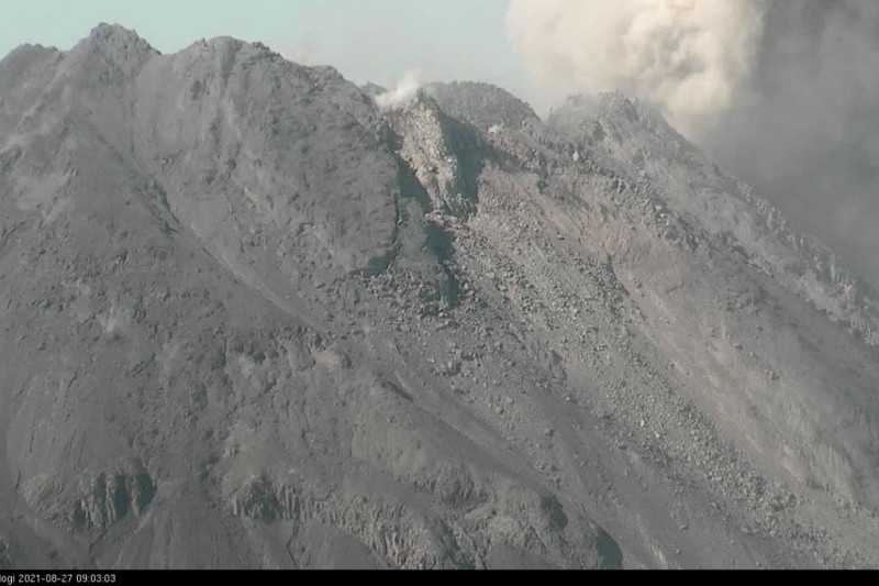 Merapi Luncurkan lava Panas Sejauh 2 KM