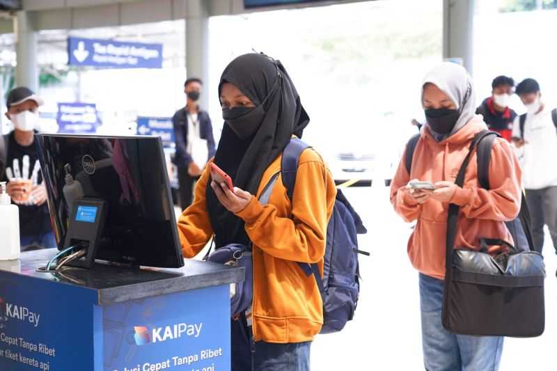 Meski Ada Pelonggaran, Penumpang KA Masih Wajib Pakai Masker di Stasiun dan di dalam Kereta, Kecuali ...