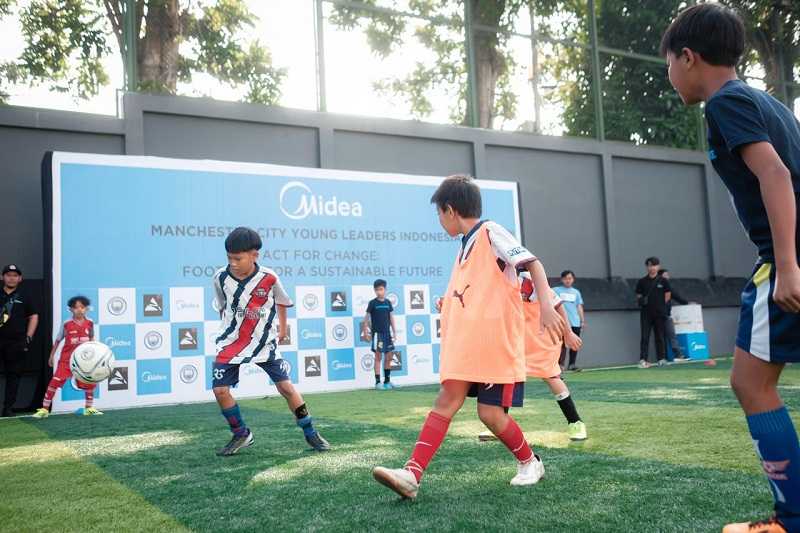 Midea dan Manchester City Kolaborasi untuk Komunitas Sepak Bola Global di Bandung