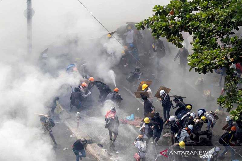 Militer Myanmar Tembaki Demonstran, 5 Tewas