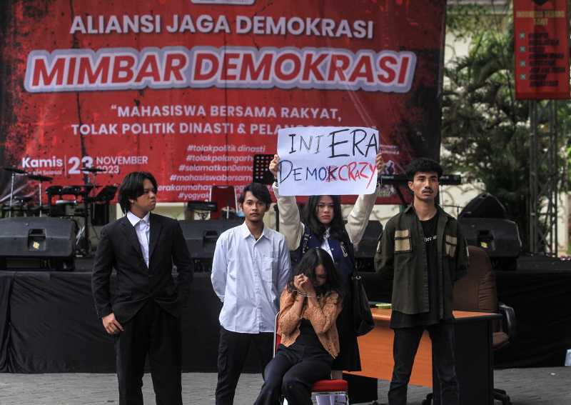 Mimbar Demokrasi Mahasiswa Bersama Rakyat Tolak Politik Dinasti dan Pelanggaran HAM 2