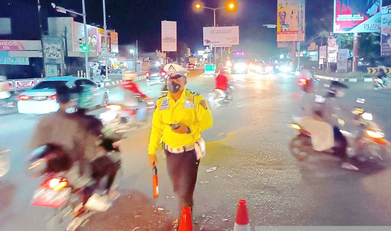 Minggu Malam Arteri Cirebon Ramai Pemudik Balik ke Jakarta