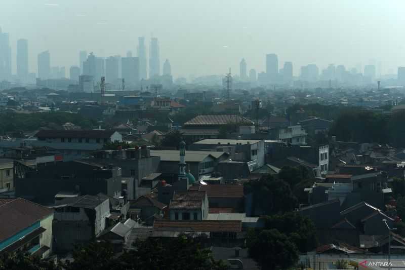 Minggu, Udara Jakarta Tak Sehat bagi Kelompok Sensitif