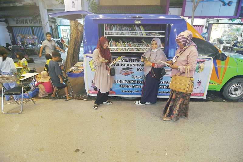 MOBIL PERPUSTAKAAN KELILING GUNA DORONG MINAT BACA