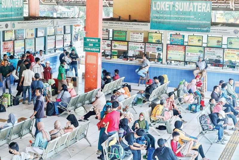 MOBILITAS DI TERMINAL JELANG NATAL DAN TAHUN BARU