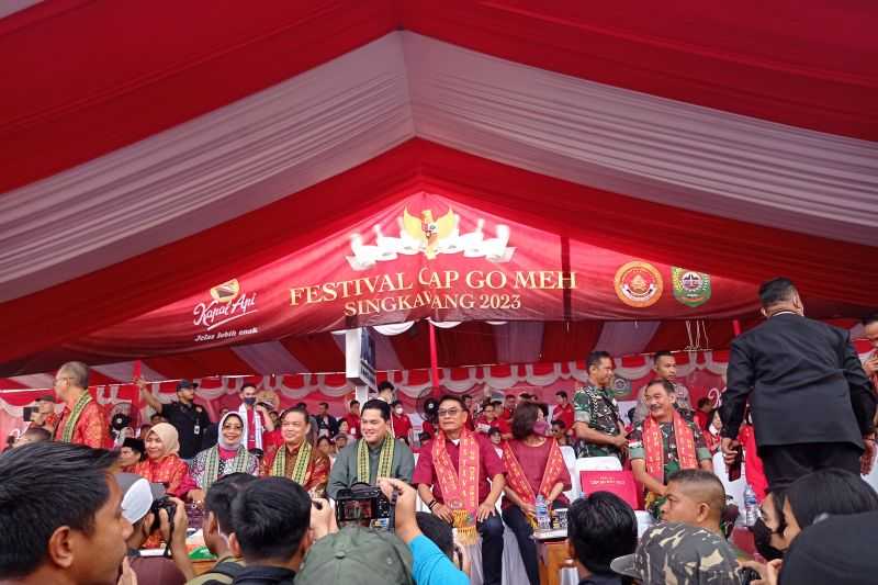 Moeldoko dan Erick Thohir Hadiri Festival Cap Go Meh di Singkawang