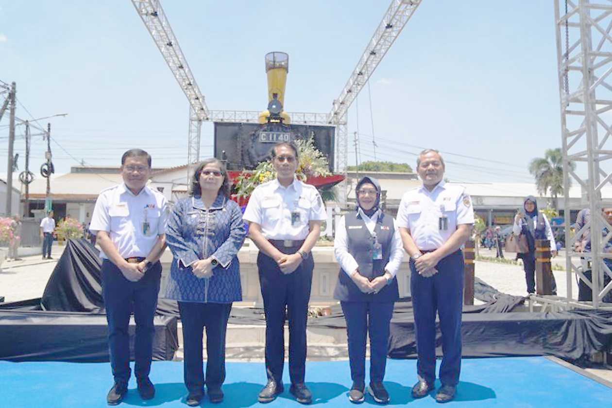 Monumen Lokomotif di Stasiun Kediri Diresmikan KAI