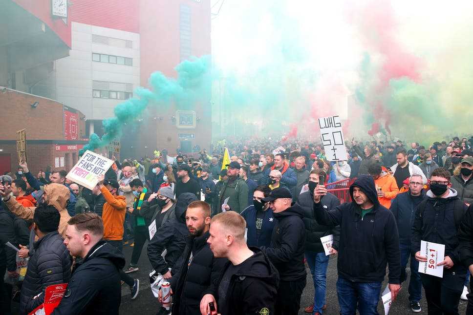 MU Kontra Liverpool Ditunda akibat Protes Suporter