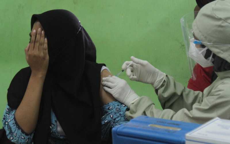 Murid MAN 7 dan SMKN 15 Antusias Divaksin