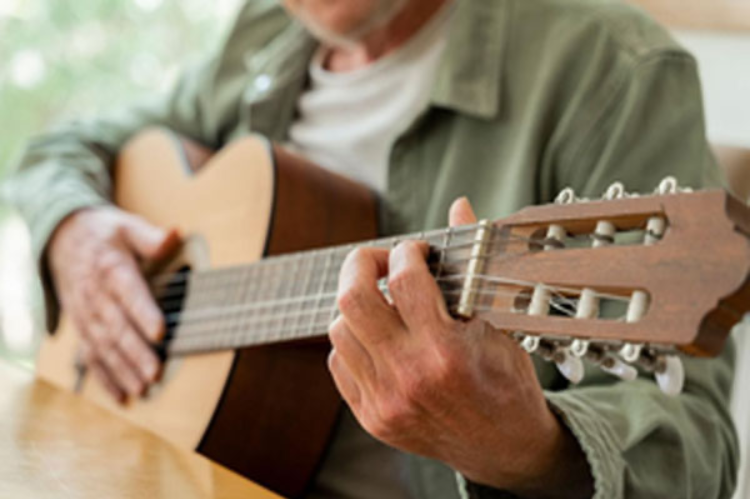 Musik Bantu Tingkatkan Daya Ingat dan Kesehatan Otak di Usia Tua