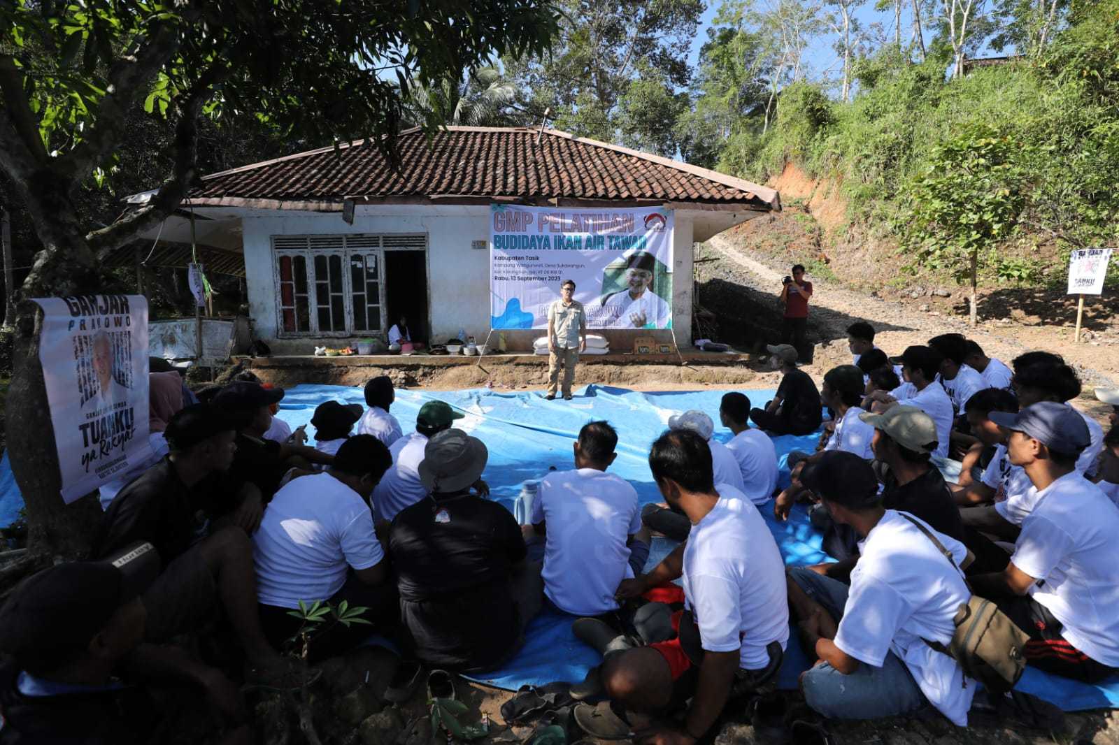 Musim Kemarau Ganjar Muda Padjajaran Beri Solusi ke Warga Cara Budi Daya Ikan