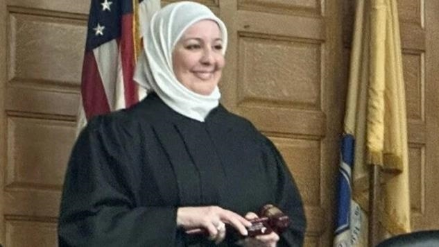 Nadia Kahf Jadi Hakim Berhijab Pertama di AS