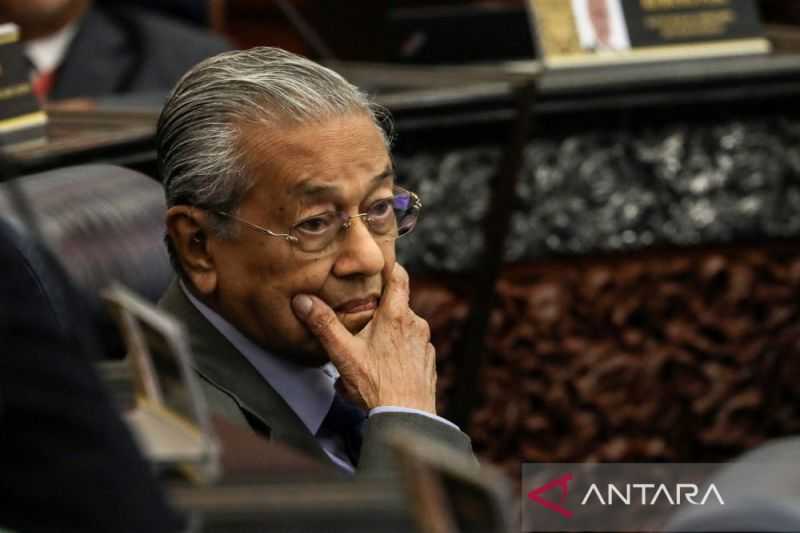 Najib Razak Ingin Kembali Berkuasa. Mahathir: Dia Memalukan Negara, Bangsa, dan Agama