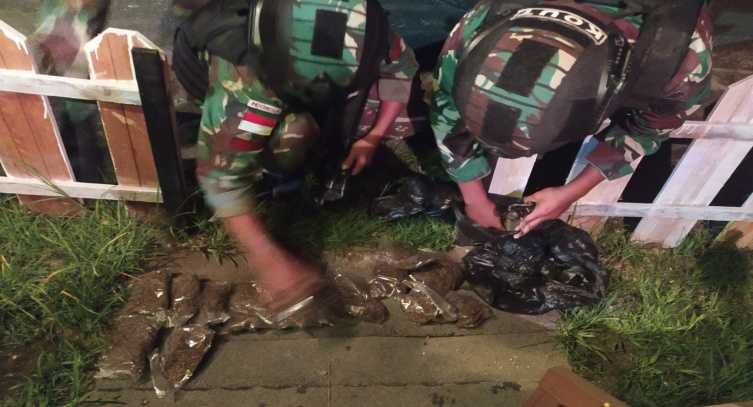 Naluri Intelijen Kopral Kostrad Ini Bekerja, 20 Paket Ganja Pun Berhasil Ditemukan