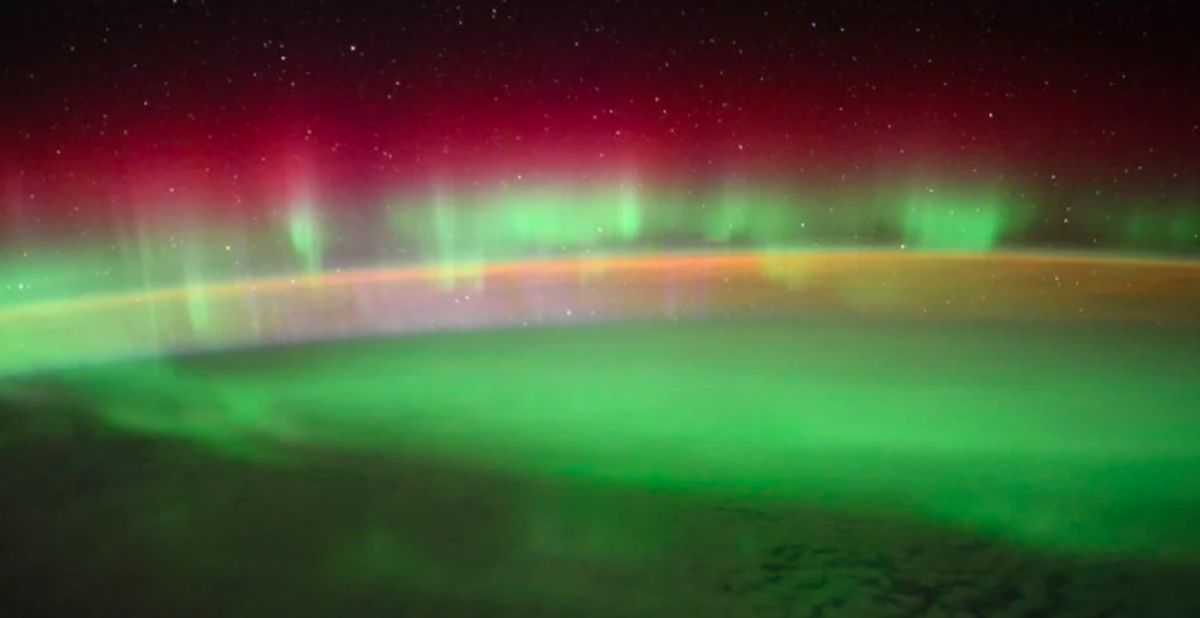 NASA Luncurkan Aurora Tiruan Melalui Roket