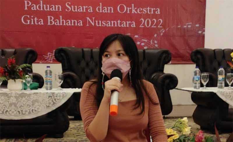 Nathania, Doktor Musik, Konduktor Wanita Pertama GBN