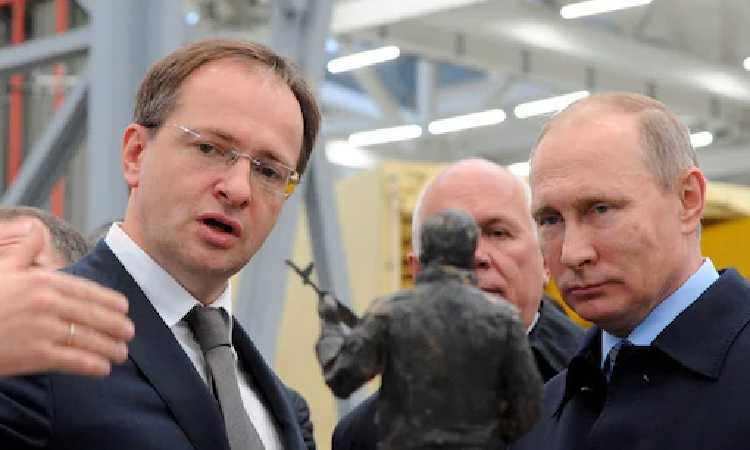 Negosiator Rusia Ungkap Hal Ini Jadi Penyebab Pertemuan Vladimir Putin dan Volodymyr Zelensky Belum Bisa Terwujud