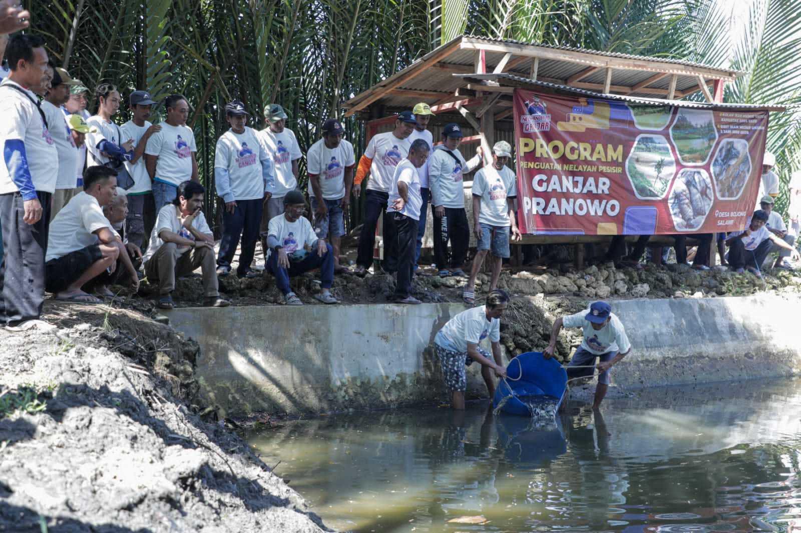 Nelayan Balad Ganjar Berikan Bibit Ikan Mujair Kepada Kelompok Pelaut di Pangandaran 2