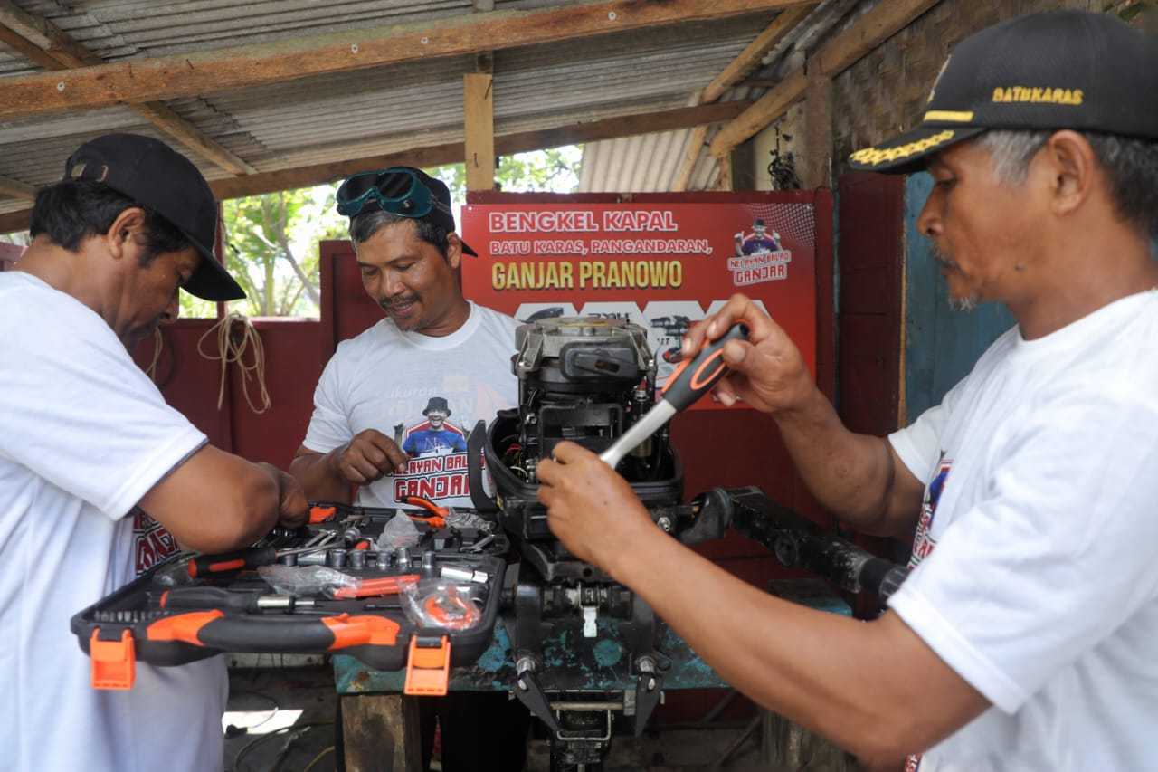 Nelayan Balad Ganjar Resmikan Bengkel dan Serahkan Peralatan Perbaikan Kapal di Batukaras 4